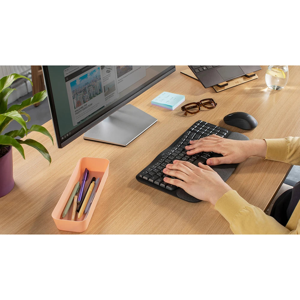 Logitech MK670 Wireless Wave Keyboard and Mouse Combo in Graphite