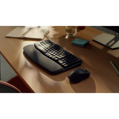 Logitech MK670 Wireless Wave Keyboard and Mouse Combo in Graphite