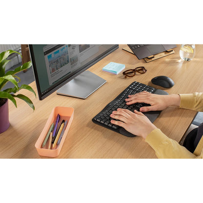 Logitech MK670 Wireless Wave Keyboard and Mouse Combo in Graphite